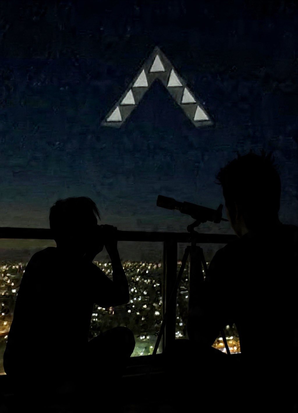 ufo_V1.jpg